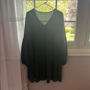 Elegant Green V-Neck Dress